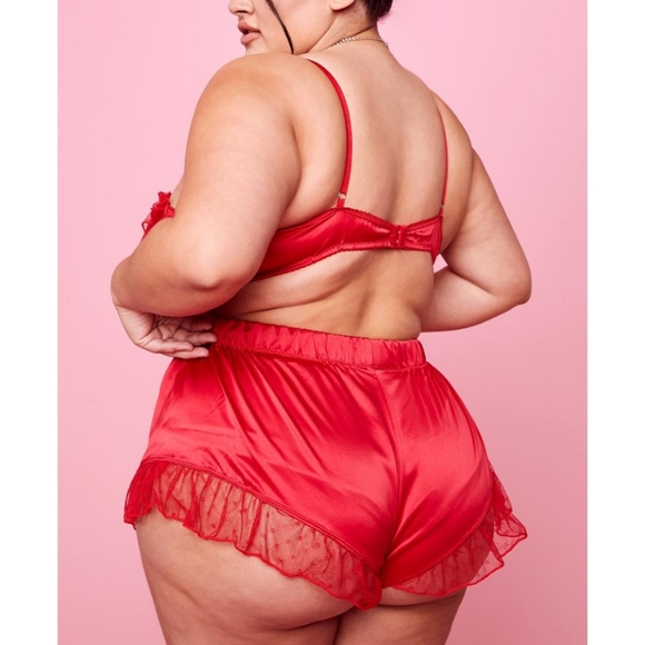 Sugar Thrills Satin Lingerie Set [Plus] - Picture 4 of 4